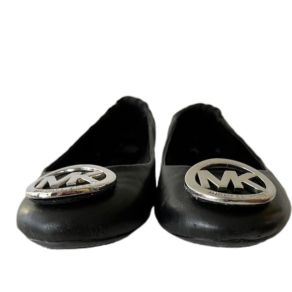 MICHAEL Michael Kors Lindsay Ballet Black Shoes/Size 7.5. silver hardware - Picture 5 of 7